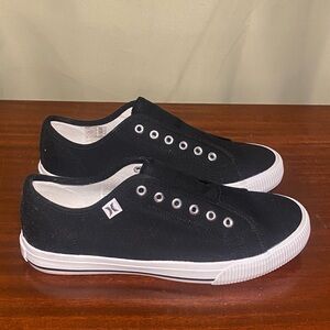 Hurley Black Chloe Slip-On  Black Canvas Sneakers women’s 7.5M NWOT